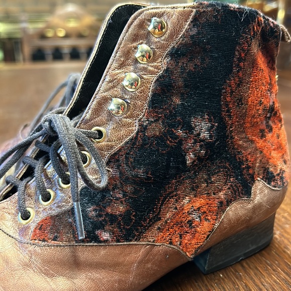 Margaret J Victorian booties - Picture 10 of 14